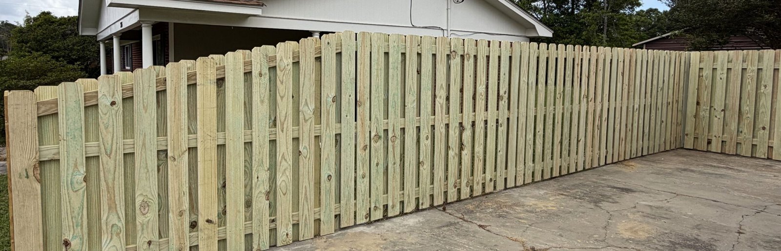 6 foot shadowbox privacy fence in Long Beach Mississippi